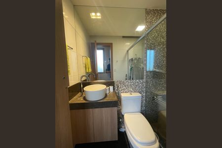 Apartamento à venda com 230m², 4 quartos e 4 vagasBanheiro 4