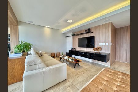 Apartamento à venda com 230m², 4 quartos e 4 vagas Apartamento à venda com 230m², 4 quartos e 4 vagasSala