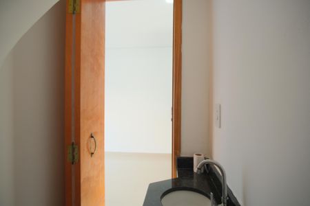 Casa de condomínio à venda com 110m², 2 quartos e 2 vagasLavabo