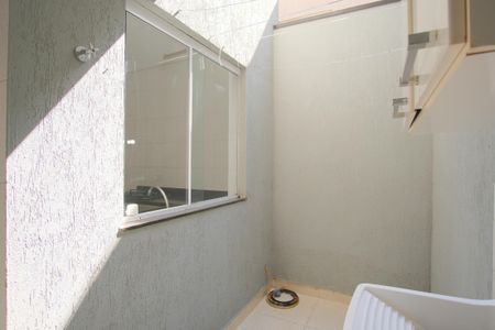 Casa de condomínio à venda com 110m², 2 quartos e 2 vagasÁrea de Serviço