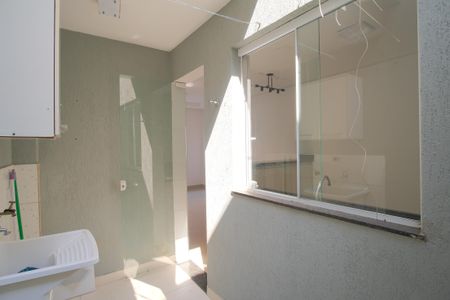 Casa de condomínio à venda com 110m², 2 quartos e 2 vagasÁrea de Serviço