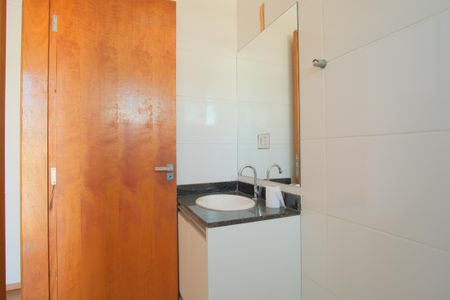 Casa de condomínio à venda com 110m², 2 quartos e 2 vagasBanheiro da Suíte 1