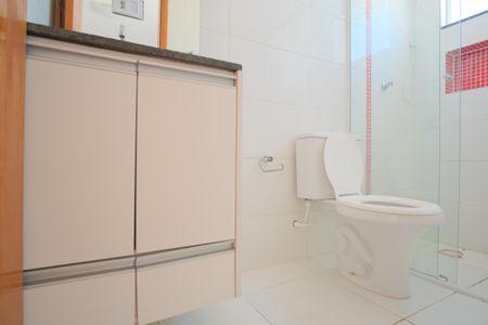 Casa de condomínio à venda com 110m², 2 quartos e 2 vagasBanheiro da Suíte 1