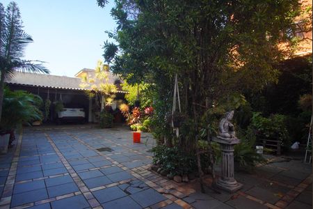 Casa à venda com 370m², 2 quartos e 2 vagasPátio