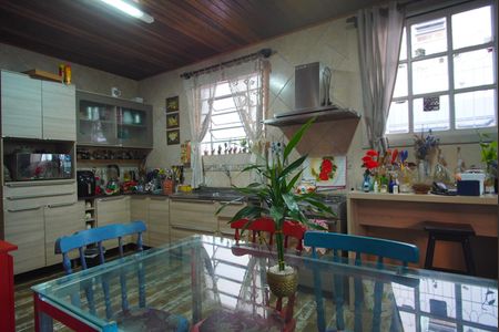 Casa à venda com 370m², 2 quartos e 2 vagasCozinha