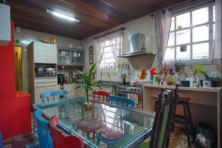 Casa à venda com 370m², 2 quartos e 2 vagasCozinha