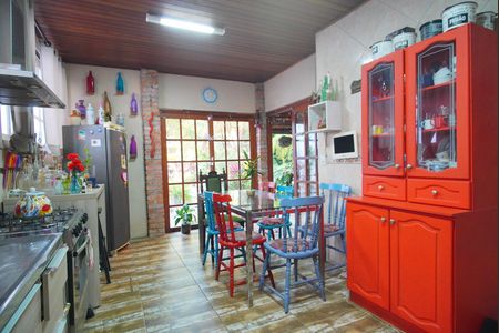 Casa à venda com 370m², 2 quartos e 2 vagasCozinha