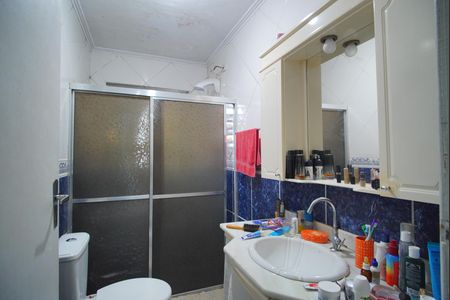 Casa à venda com 370m², 2 quartos e 2 vagasBanheiro suíte