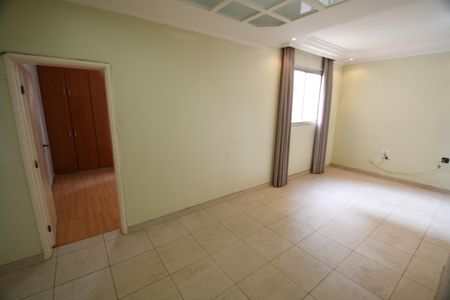 Apartamento para alugar com 110m², 3 quartos e 1 vagaSala