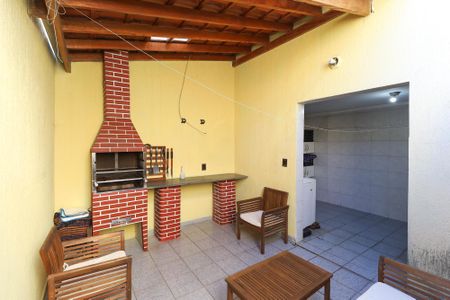 Casa à venda com 100m², 2 quartos e 2 vagas Casa à venda com 100m², 2 quartos e 2 vagasÁrea Externo