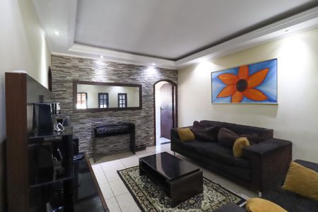 Casa à venda com 100m², 2 quartos e 2 vagas Casa à venda com 100m², 2 quartos e 2 vagasSala