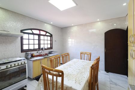 Casa à venda com 100m², 2 quartos e 2 vagas Casa à venda com 100m², 2 quartos e 2 vagasCopa