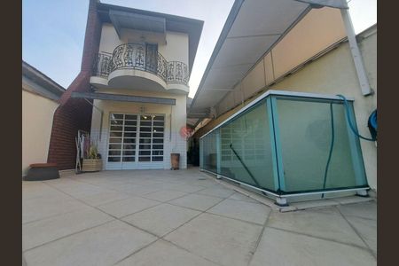 Casa à venda com 174m², 3 quartos e 3 vagas