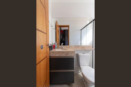 Casa à venda com 130m², 3 quartos e 4 vagasBanheiro da Suíte 2