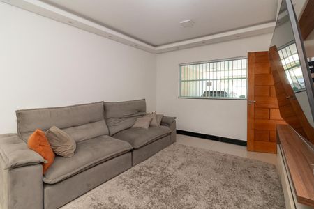 Casa à venda com 130m², 3 quartos e 4 vagasSala