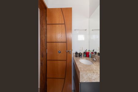 Casa à venda com 130m², 3 quartos e 4 vagasBanheiro da Suíte 2