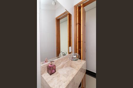 Casa à venda com 130m², 3 quartos e 4 vagasLavabo