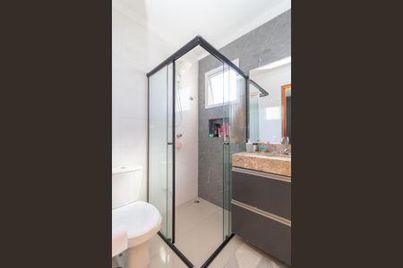 Casa à venda com 130m², 3 quartos e 4 vagasBanheiro da Suíte 1