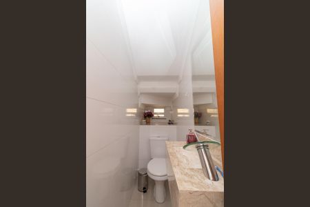 Casa à venda com 130m², 3 quartos e 4 vagasLavabo