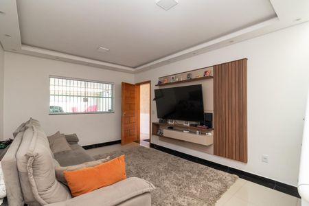 Casa à venda com 130m², 3 quartos e 4 vagasSala