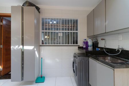 Casa à venda com 130m², 3 quartos e 4 vagasÁrea de Serviço