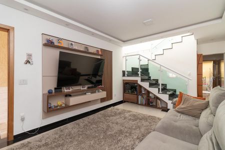 Casa à venda com 130m², 3 quartos e 4 vagasSala