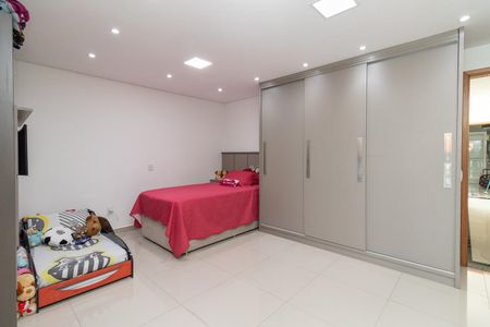 Casa à venda com 130m², 3 quartos e 4 vagasSuíte 3
