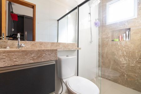 Casa à venda com 130m², 3 quartos e 4 vagasBanheiro da Suíte 2