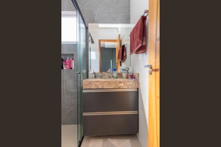 Casa à venda com 130m², 3 quartos e 4 vagasBanheiro da Suíte 1