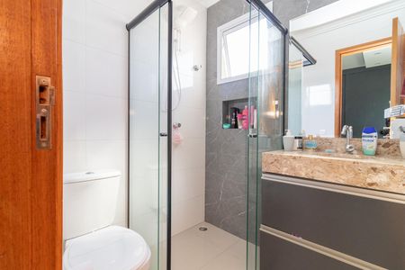 Casa à venda com 130m², 3 quartos e 4 vagasBanheiro da Suíte 1