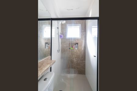 Casa à venda com 130m², 3 quartos e 4 vagasBanheiro da Suíte 2