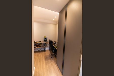 Apartamento à venda com 230m², 3 quartos e 2 vagas Apartamento à venda com 230m², 3 quartos e 2 vagasCloset da suíte1