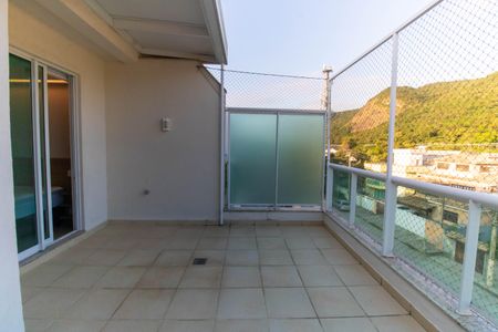 Apartamento à venda com 230m², 3 quartos e 2 vagas Apartamento à venda com 230m², 3 quartos e 2 vagasVaranda da Suíte 1
