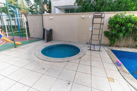 Apartamento à venda com 230m², 3 quartos e 2 vagas Apartamento à venda com 230m², 3 quartos e 2 vagasÁrea comum