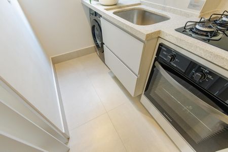 Apartamento à venda com 40m², 2 quartos e sem vaga Apartamento à venda com 40m², 2 quartos e sem vagaCozinha e Área de Serviço