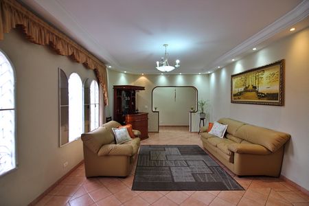 Casa à venda com 372m², 4 quartos e 1 vagaSala