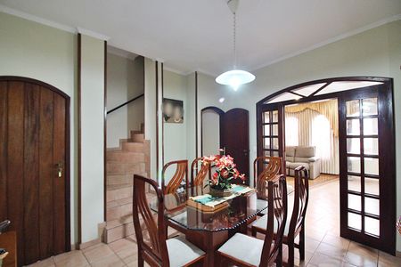 Casa à venda com 372m², 4 quartos e 1 vagaSala de Jantar