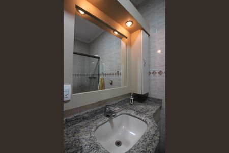 Casa à venda com 372m², 4 quartos e 1 vagaBanheiro Social 1