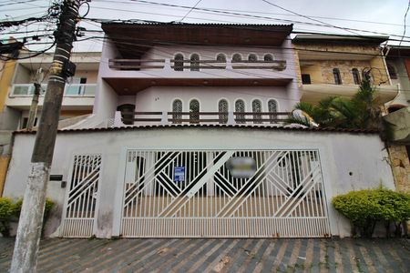Casa à venda com 372m², 4 quartos e 1 vagaFachada
