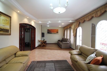 Casa à venda com 372m², 4 quartos e 1 vagaSala