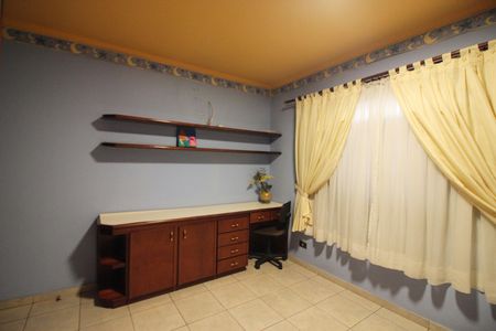 Casa à venda com 372m², 4 quartos e 1 vagaQuarto 4