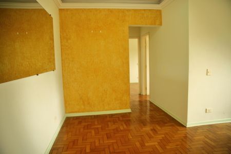 Apartamento à venda com 76m², 2 quartos e 2 vagasSala