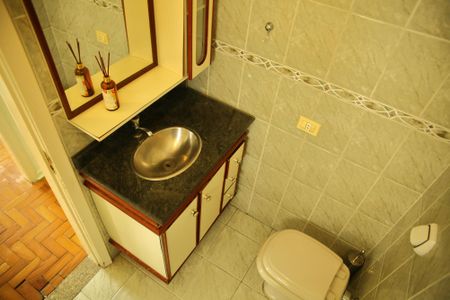 Apartamento à venda com 76m², 2 quartos e 2 vagasBanheiro