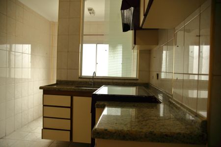 Apartamento à venda com 76m², 2 quartos e 2 vagasCozinha