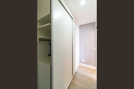 Apartamento à venda com 53m², 1 quarto e 1 vaga Apartamento à venda com 53m², 1 quarto e 1 vagaCloset