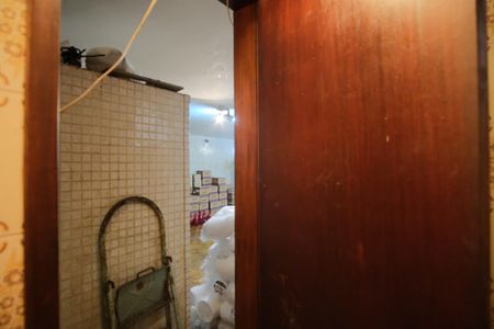 Casa à venda com 320m², 4 quartos e 5 vagasLavabo da Garagem