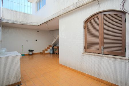 Casa à venda com 320m², 4 quartos e 5 vagasQuintal