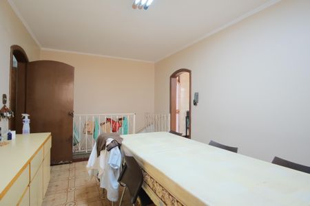 Casa à venda com 320m², 4 quartos e 5 vagasCopa