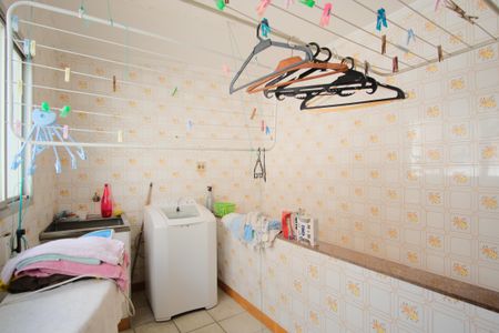 Casa à venda com 320m², 4 quartos e 5 vagasÁrea de Serviço