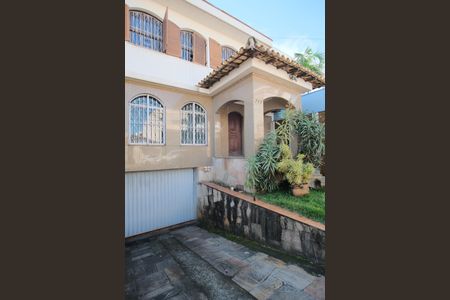 Casa à venda com 320m², 4 quartos e 5 vagasFrente da Casa